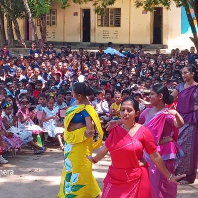 ළමා දිනය